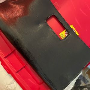 Black clutch